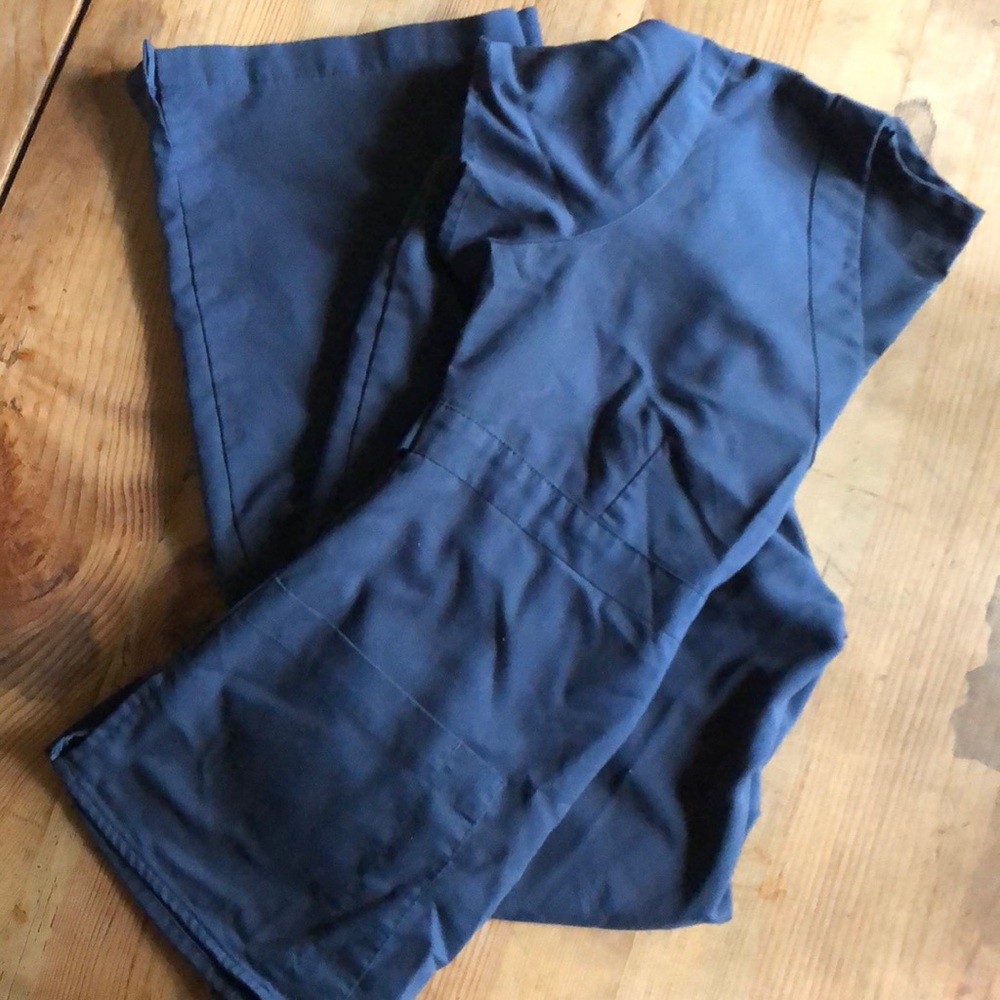 Slate gray Grey’s Anatomy Scrub Set— Small